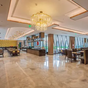 Ramada By Wyndham Luoyang Downtown Hotel